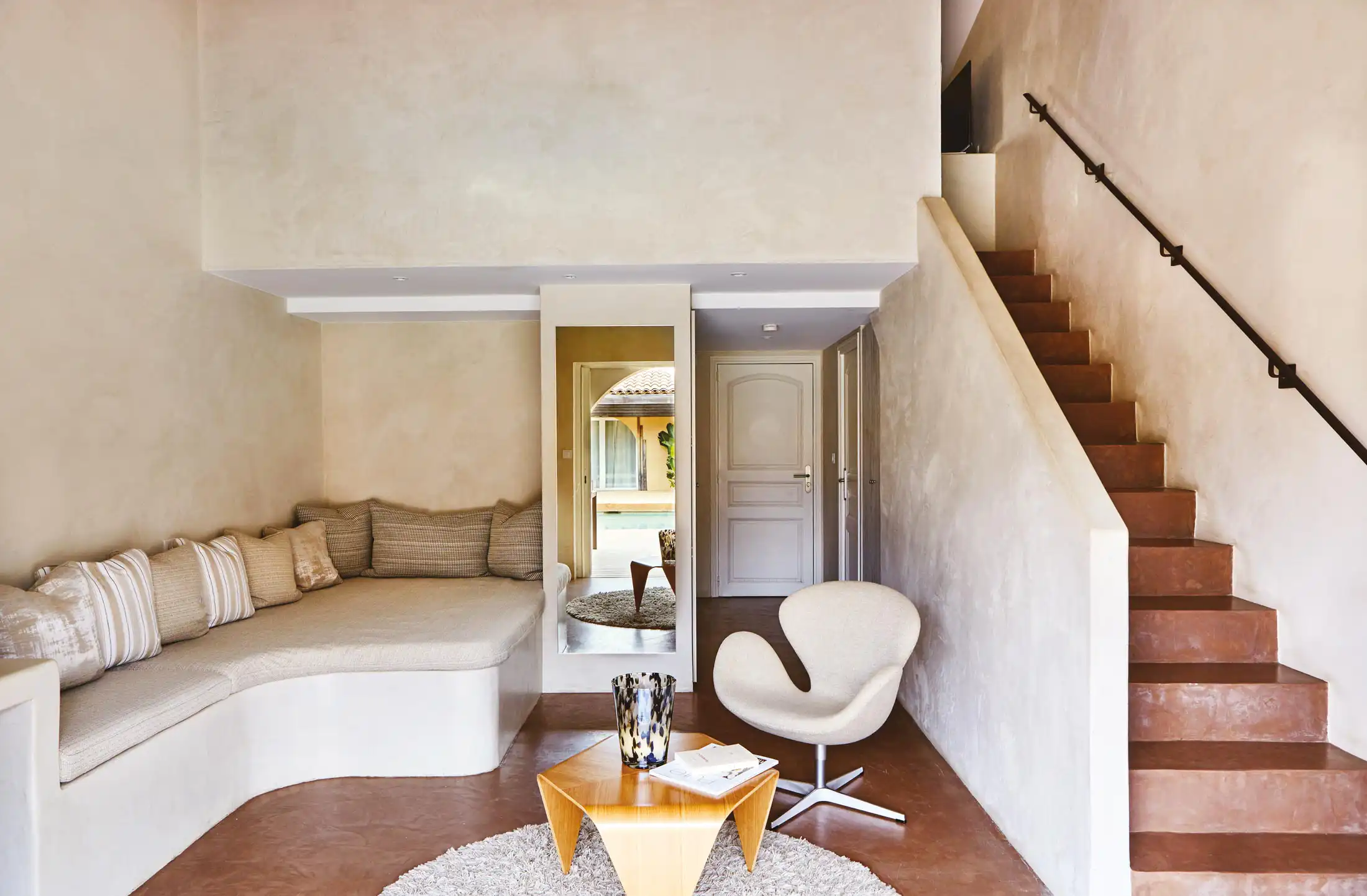Salon Deluxe Room